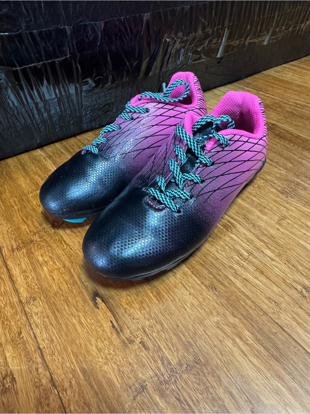 Dsg soccer cleats in black/pink Little Girls 11 Preowned Great Condition